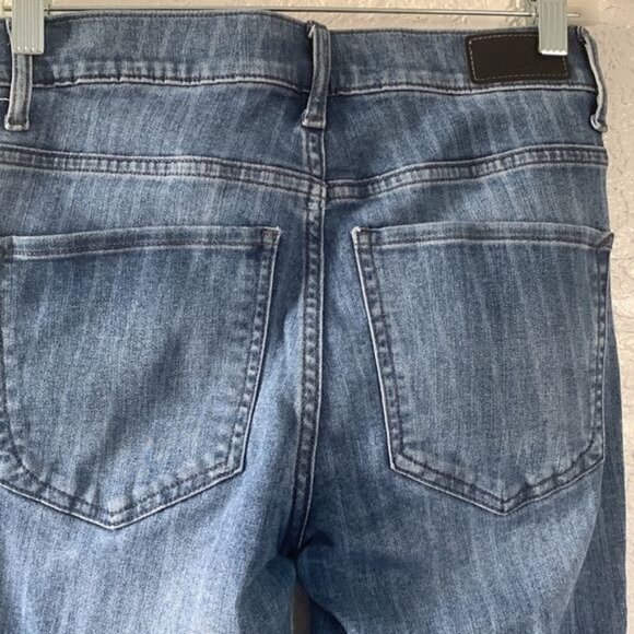 Express High Rise Legging Jeans Size 4 Medium Wash Distressed Hem Womens Denim - Picture 8 of 11